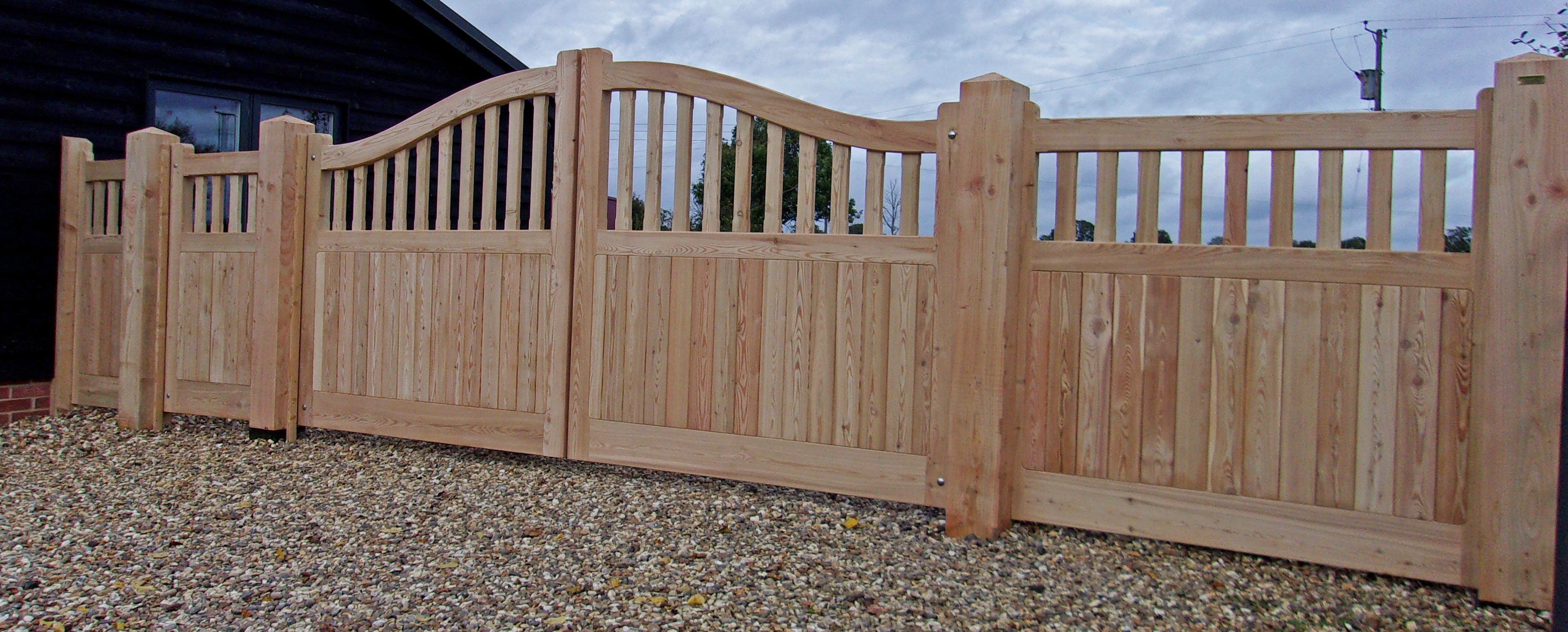 Newmarket gates, with Aldebugh Pedestrian gate and 2 side panels